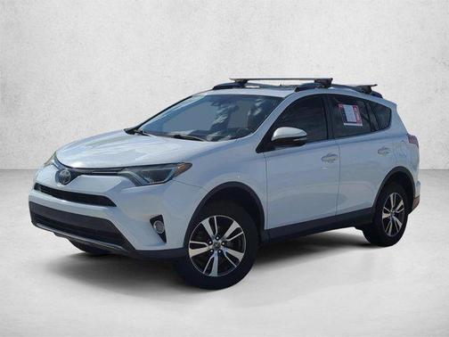 Super White 2018 Toyota RAV4 XLE