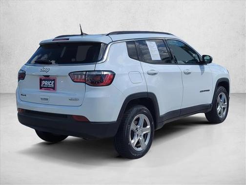 Bright White Clearcoat 2023 Jeep Compass Latitude