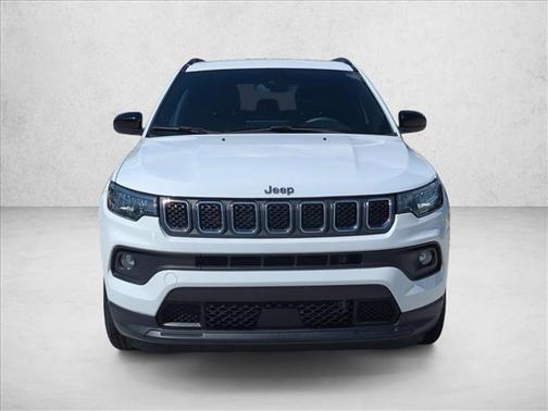 Bright White Clearcoat 2023 Jeep Compass Latitude