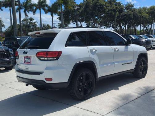 Bright White Clearcoat 2018 Jeep Grand Cherokee Upland
