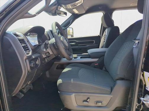2025 RAM 2500 Big Horn Crew Cab 4x4 6'4' Box