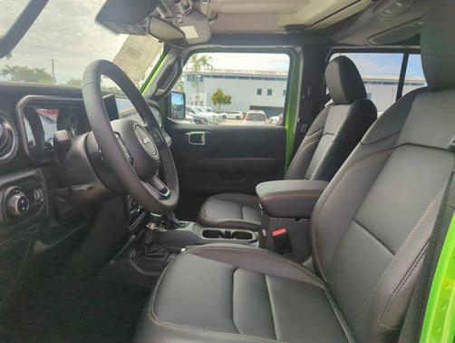 2025 Jeep Gladiator High Tide