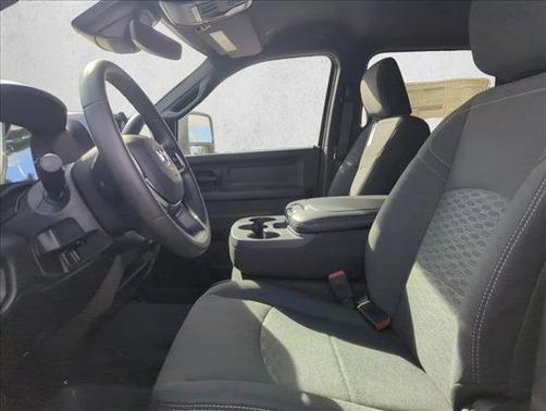 2026 RAM 2500 Tradesman Crew Cab 4x4 6'4' Box