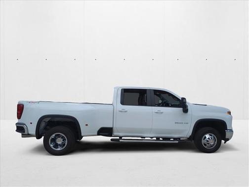 2025 Chevrolet Silverado 3500 LT