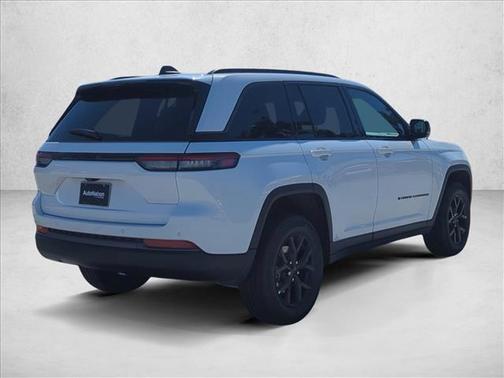 2026 Jeep Grand Cherokee Altitude