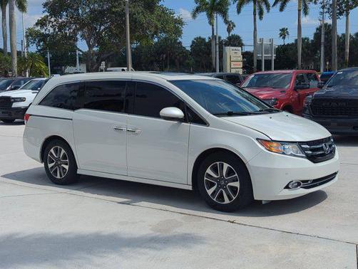 White Diamond Pearl 2016 Honda Odyssey Touring Elite