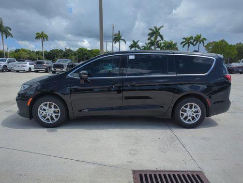 2025 Chrysler Pacifica L
