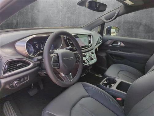 2025 Chrysler Pacifica L