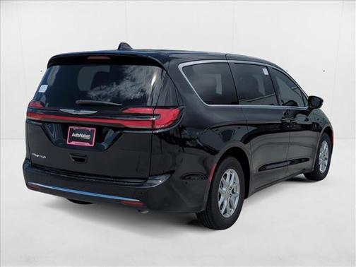 2025 Chrysler Pacifica L