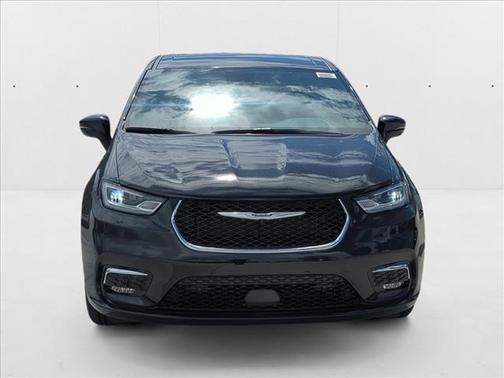2025 Chrysler Pacifica L