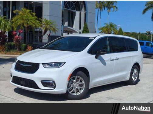 Bright White Clearcoat 2026 Chrysler Pacifica L