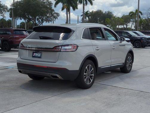 2023 Lincoln Nautilus Standard