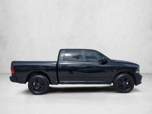 Brilliant Black Crystal Pearlcoat 2018 RAM 1500 Express