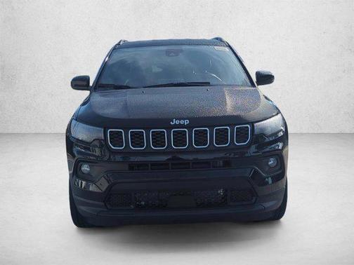 Diamond Black Crystal Pearlcoat 2026 Jeep Compass Latitude