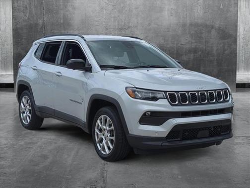 2024 Jeep Compass Latitude Lux