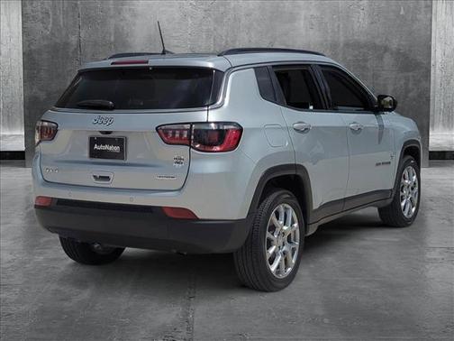 2024 Jeep Compass Latitude Lux