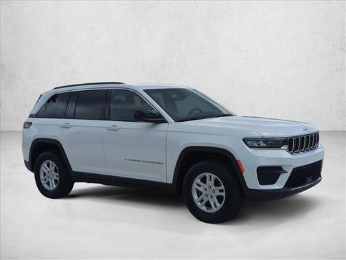 Bright White Clearcoat 2024 Jeep Grand Cherokee Laredo