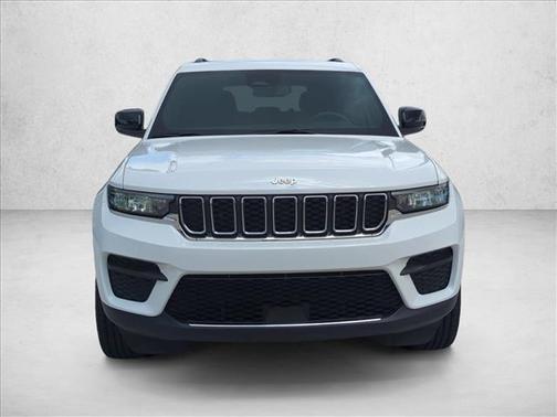 Bright White Clearcoat 2024 Jeep Grand Cherokee Laredo