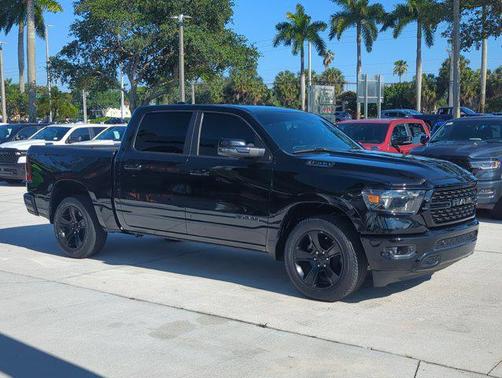 Diamond Black Crystal Pearlcoat 2024 RAM 1500 Big Horn/Lone Star