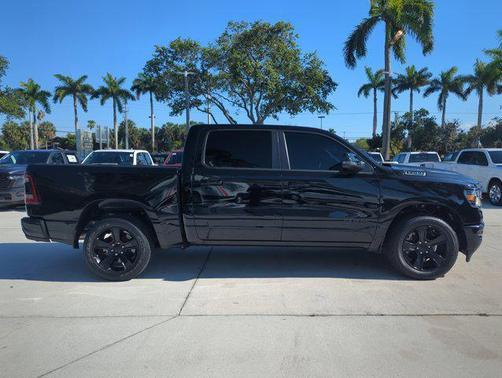 Diamond Black Crystal Pearlcoat 2024 RAM 1500 Big Horn/Lone Star