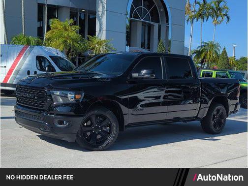Diamond Black Crystal Pearlcoat 2024 RAM 1500 Big Horn/Lone Star