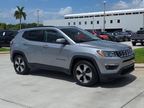 Billet Silver Metallic Clearcoat 2017 Jeep New Compass Latitude