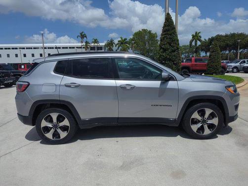 Billet Silver Metallic Clearcoat 2017 Jeep New Compass Latitude