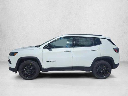 Bright White Clearcoat 2026 Jeep Compass Latitude