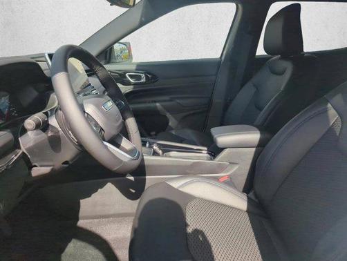 Bright White Clearcoat 2026 Jeep Compass Latitude