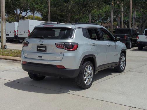 2024 Jeep Compass Latitude Lux