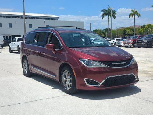 2017 Chrysler Pacifica Touring-L