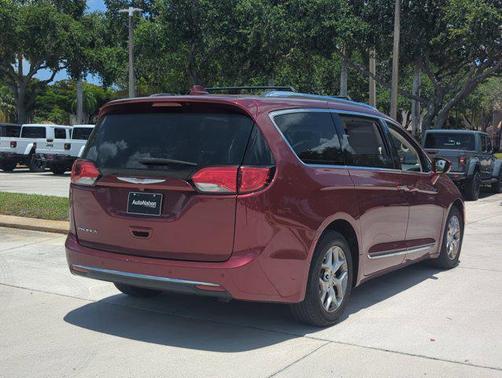 2017 Chrysler Pacifica Touring-L
