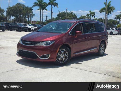 2017 Chrysler Pacifica Touring-L