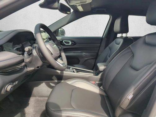 Silver Zynith Metallic Clearcoat 2026 Jeep Compass Limited
