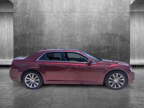 2019 Chrysler 300 Touring