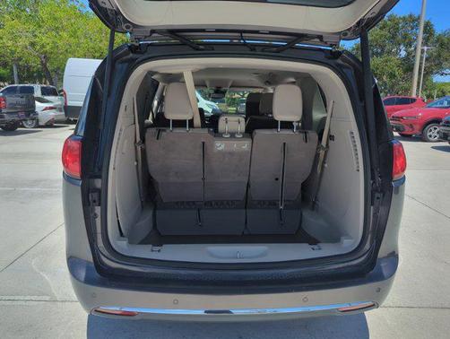 2017 Chrysler Pacifica Touring-L