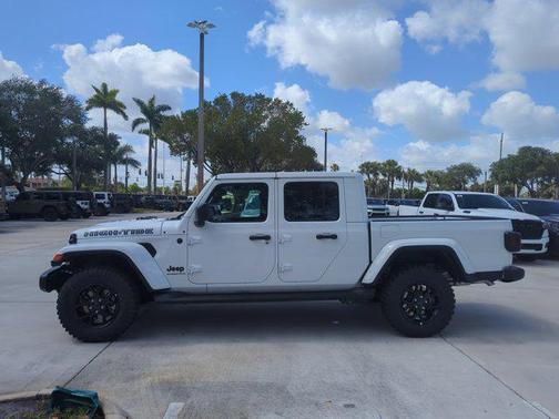 2025 Jeep Gladiator High Tide
