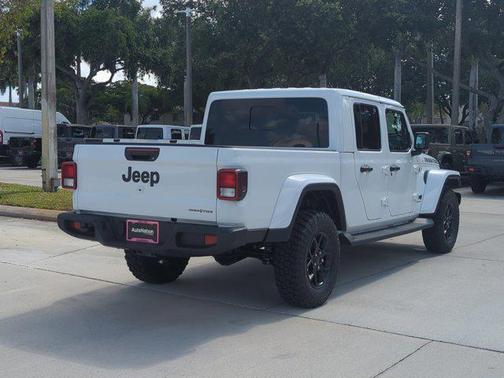 2025 Jeep Gladiator High Tide