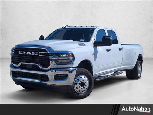 2025 RAM 3500 Tradesman Crew Cab 4x4 8' Box