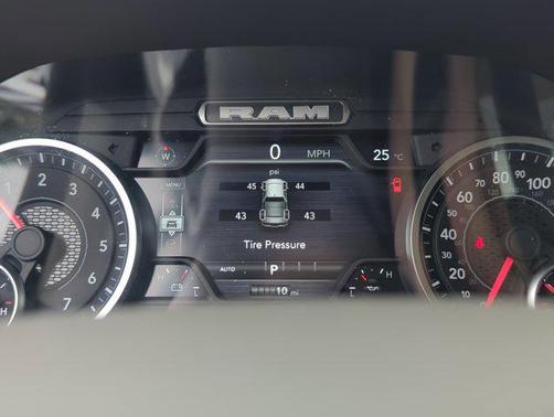 Bright White Clearcoat 2026 RAM 1500 Laramie