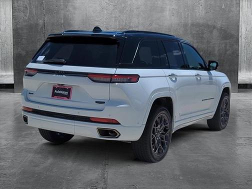 2025 Jeep Grand Cherokee Summit