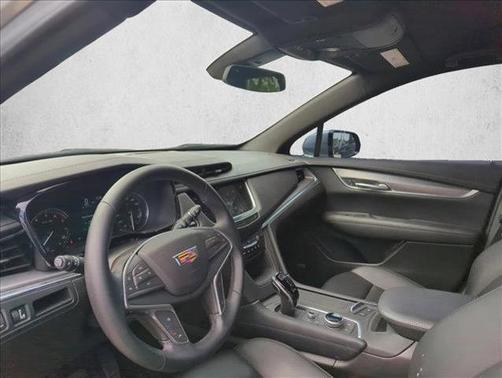 Argent Silver Metallic 2025 Cadillac XT5 Luxury