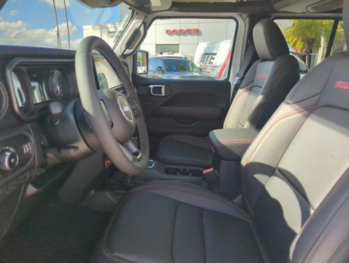 Bright White Clearcoat 2026 Jeep Wrangler Rubicon