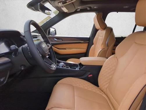 2025 Jeep Grand Cherokee Summit