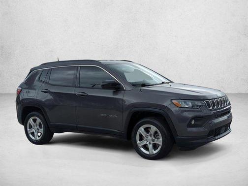 Granite Crystal Metallic Clearcoat 2023 Jeep Compass Latitude