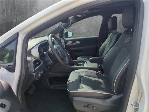 2025 Chrysler Pacifica Hybrid Premium S Appearance Pkg