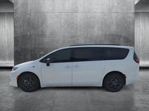 2025 Chrysler Pacifica Hybrid Premium S Appearance Pkg