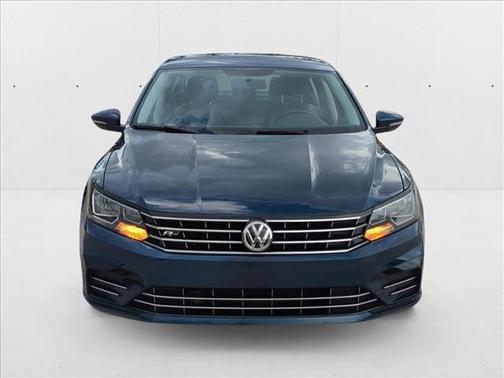 2018 Volkswagen Passat 2.0T R-Line
