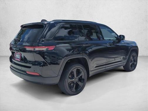 Diamond Black Crystal Pearlcoat 2023 Jeep Grand Cherokee Altitude