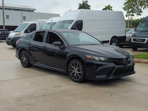 2022 Toyota Camry SE
